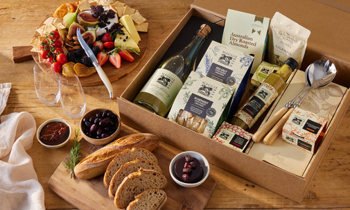 Gourmet Entertaining Hamper with Non-alcoholic Chardonnay